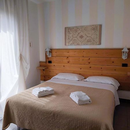 Hotel Garisenda B&B - In Centro A Riccione - Экстерьер фото