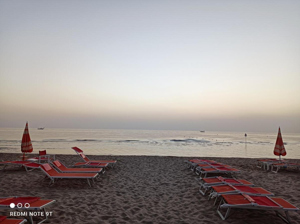 Hotel Garisenda B&B - In Centro A Riccione - Экстерьер фото
