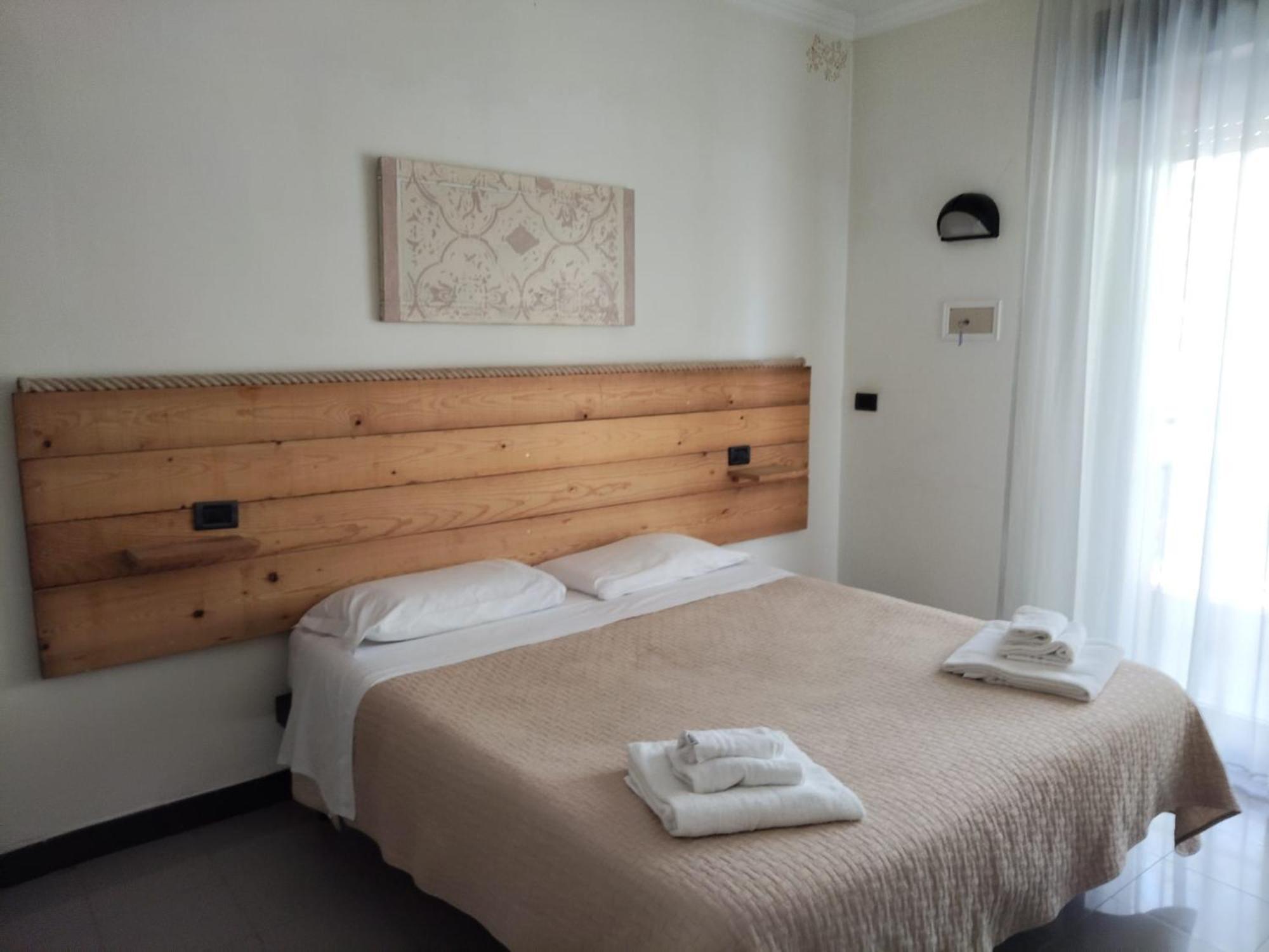 Hotel Garisenda B&B - In Centro A Riccione - Экстерьер фото