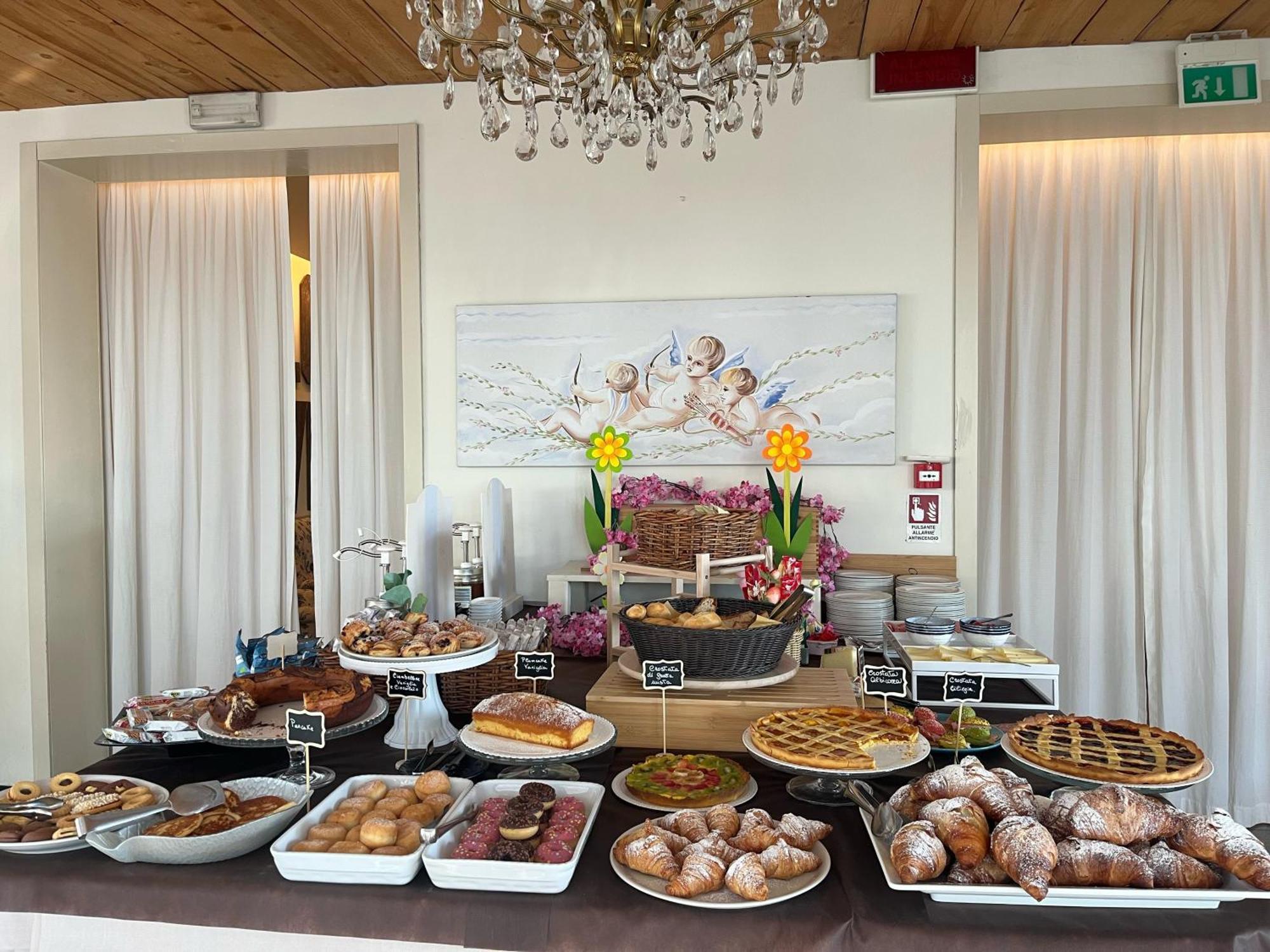 Hotel Garisenda B&B - In Centro A Riccione - Экстерьер фото