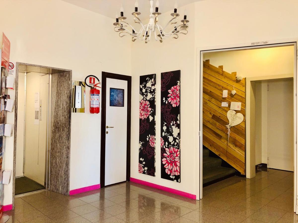 Hotel Garisenda B&B - In Centro A Riccione - Экстерьер фото